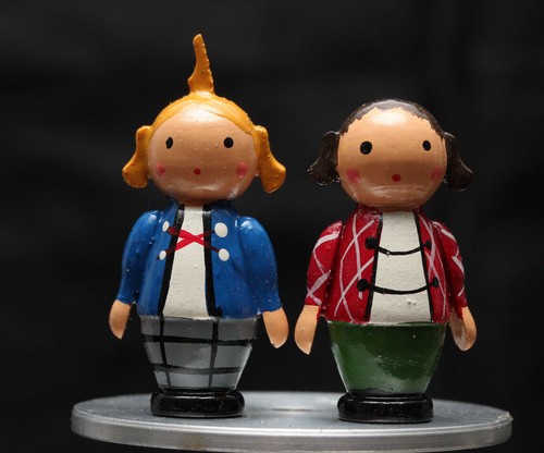 Alte vitrinen figuren max - max, und