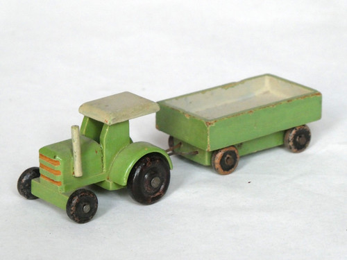 Grüner traktor mit hänger - mit,