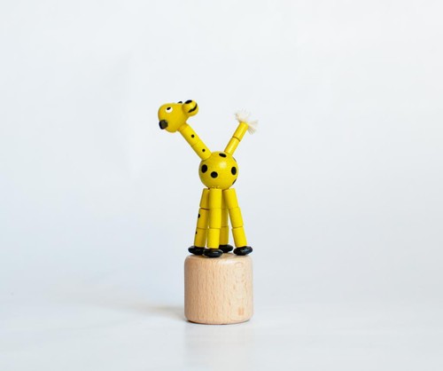 Holzspielzeug wackelfigur - holzspielzeug,